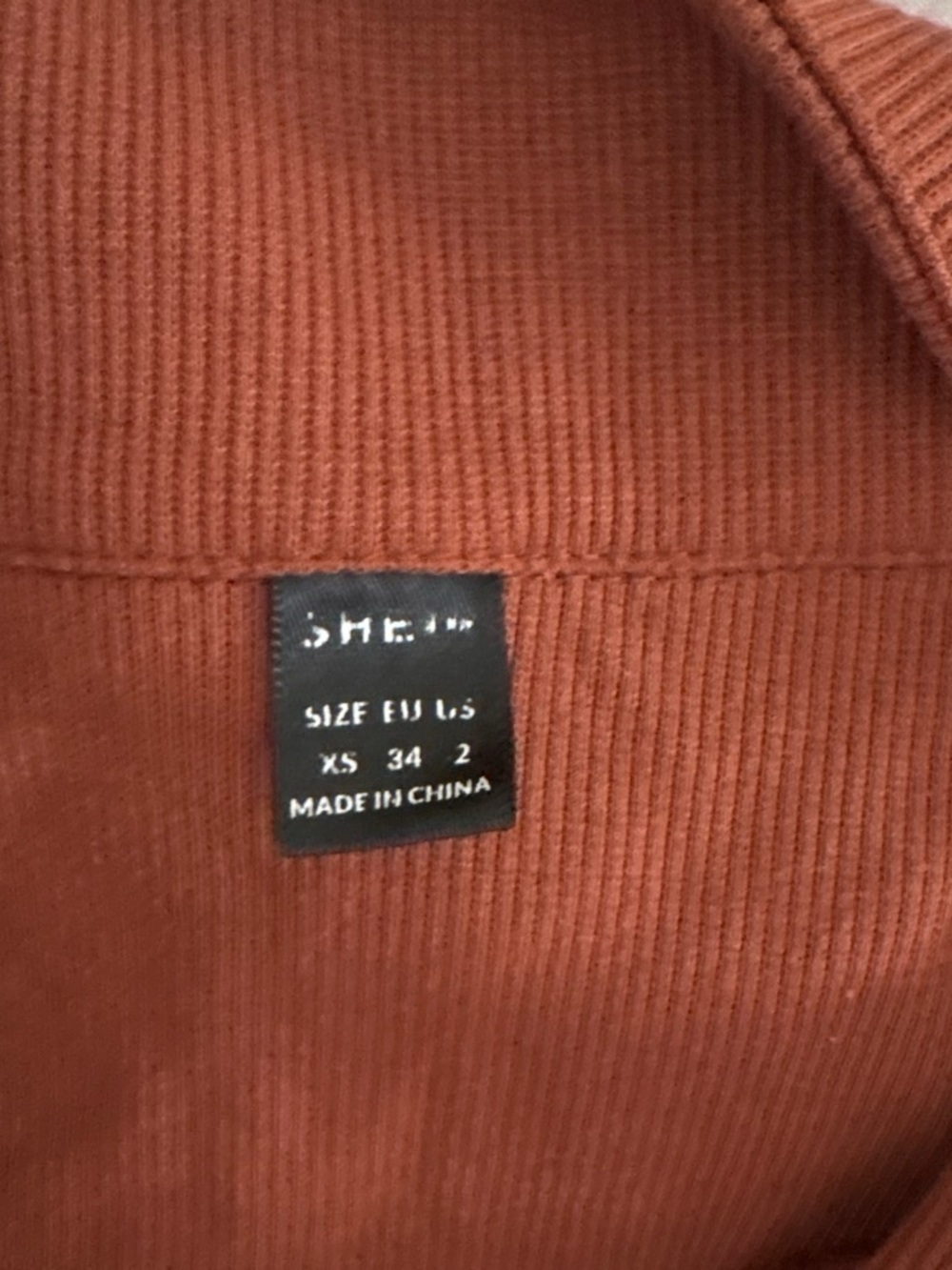 women’s button down shirt - Picture 2 of 2